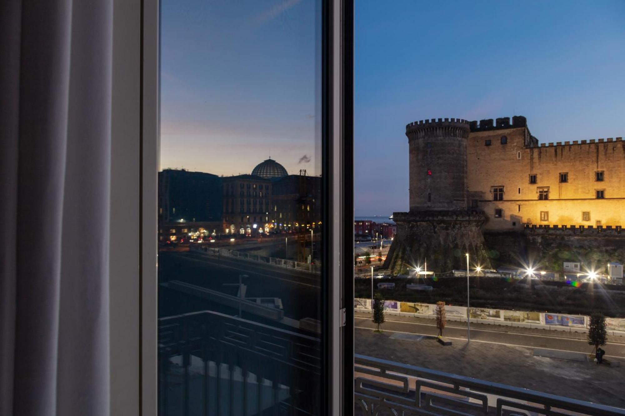 Bed and Breakfast Main - Municipio Napoli Esterno foto