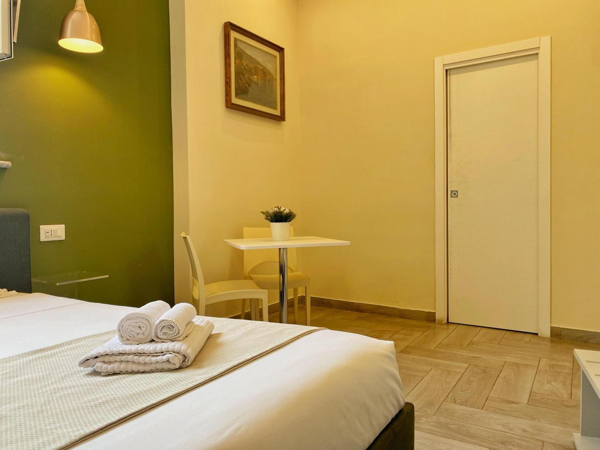 Bed and Breakfast Main - Municipio Napoli Esterno foto